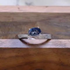 【春特別価格】天然ロンドンブルートパーズリング 刻面カット 繊細デザイン