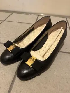 Salvatore Ferragamo ヴァラ パンプス ブラック
