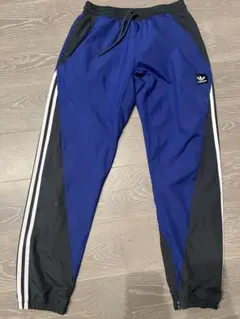 adidasオリジナルス　トラックパンツ L