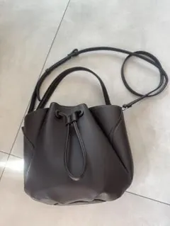 ZARAショルダーバッグ