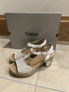 Gabor サンダル ホワイト Tストラップ　ドイツ製のサムネイル