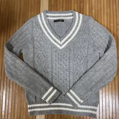 INGNI グレー Vネック ニット　Mサイズ