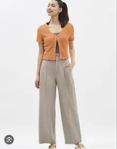 ベージュ　ツータックワイドパンツ