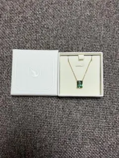 SWAROVSKI スワロフスキー Stilla ペンダント