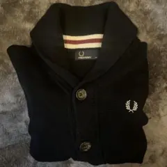 FRED PERRY ボタン付きカーディガン