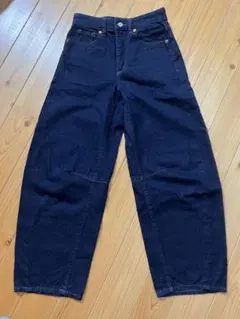 GU バレルレッグジーンズ