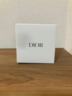 Dior 2025ホリデー　ジュエリーケース