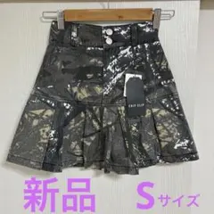 新品アベイル　迷彩ペイントプリーツミニスカート　 ファッションのサムネイル