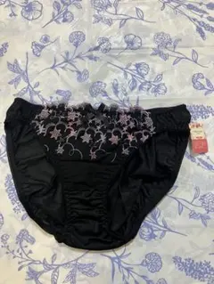 サイズM チュチュアンナ　星柄刺繍のショーツ　ブラック