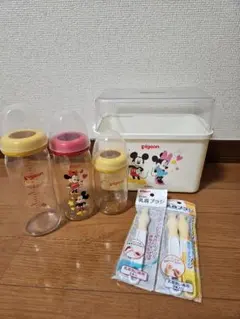 Pigeon ミッキー ミニーケース、 哺乳瓶セット