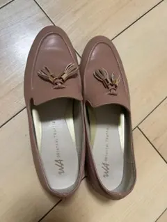 リボン付きピンクパンプス 低ヒール