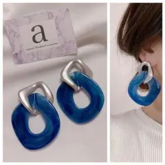 2124-3 ブルー☺︎マットシルバーと大理石風大ぶりチェーンのピアス☺︎