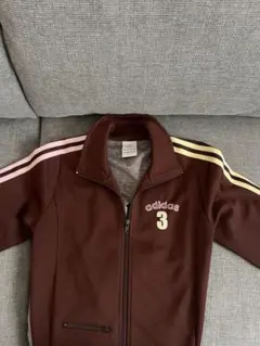 adidasトラックジャケット