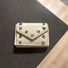 VALENTINO ロックスタッズ 三つ折り財布