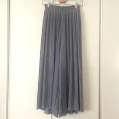 プリーツワイドパンツ