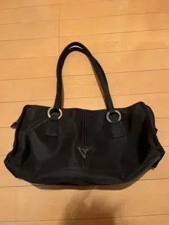 GUESSブラック ナイロン ハンドバッグ