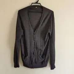 UNIQLO　ウール100% ダークグレー Vネック カーディガン