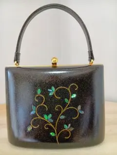 ボックス型ハンドバッグ 黒と金のラメ