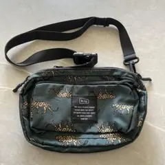 キウ　KiU 300D フロントポケットミニショルダー　レオパード