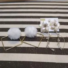 ホワイトファーとパール風花のイヤリングセット