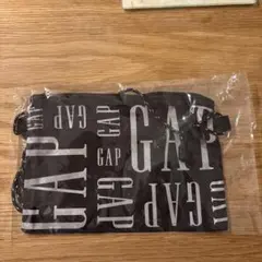 【新品・未使用】GAP ロゴ入り 黒 オリジナルサコッシュのサムネイル