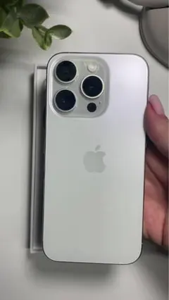 Apple iPhone 15 Pro max ホワイト本体