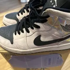 Nike WMNS Air Jordan1 Mid