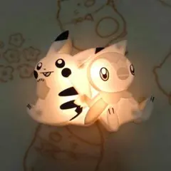 ピカチュウとポッチャマ光るフィギュア　ポケモンスタンド　未使用