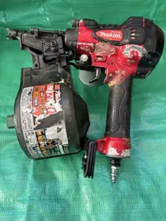 Makita AN923 エア釘打ち機 赤/黒 フロアアタッカー - メルカリ