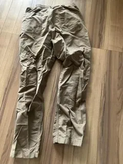 ベージュのパンツ Mサイズ
