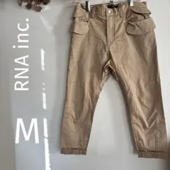 RNA inc ベージュ カーゴパンツ M ミリタリーデザイン 綿ストレッチ素材