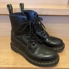 Dr. Martens 8ホール UK4