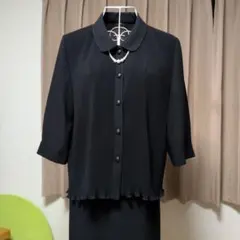 夏物黒いプリーツスカートスーツ 半袖