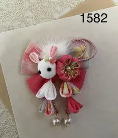 つまみ細工　うさぎさんと桜　ちいさなちりめんりぼん　髪飾り　クリップ　1582