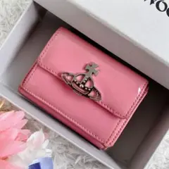 大人気✨ヴィヴィアンウエストウッド　折り財布　エナメル　ピンク　シルバーロゴ