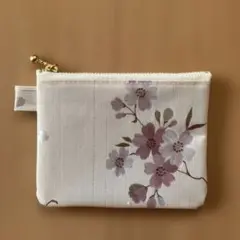 桜柄ビニールとメッシュのビニールのポーチ