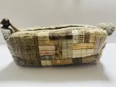ハンドメイド　パッチワークデザインのポーチ
