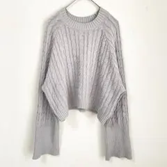 ナチュラルビューティーベーシック　クロップドニット　グレー　フレアスリーブ　長袖