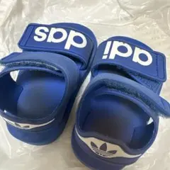 adidas 青 サンダル
