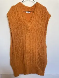 オレンジ Vネック ニットベスト ケーブル編み