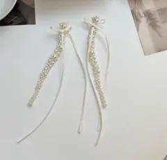 パールとリボンロングピアス ホワイト 白 ウエディング 大人可愛い上品デザイン