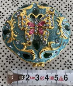 蝶モチーフのエナメルアクセサリーケース