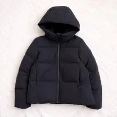 ユニクロ UNIQLO レディースシームレスダウンパーカー 黒 ダウンジャケット