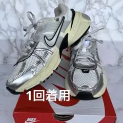 1回着用☆NIKE V2K RUN ラン ウィメンズ 23.5cm