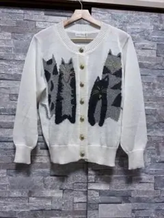 【希少・日本製】猫柄 ニットカーディガン 金ボタン ハートチャーム付 白 M