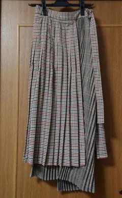 【美品】ZARA／アシンメトリープリーツスカート