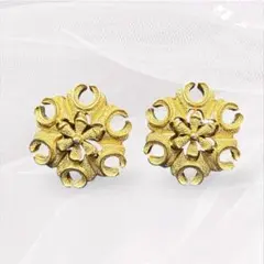 ゴールド 花モチーフ イヤリング