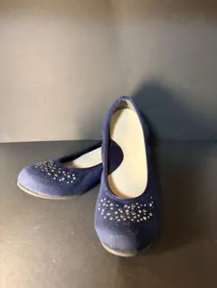 ネイビー ビジュー付き フラットシューズのサムネイル