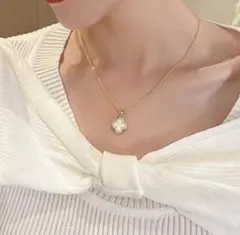 クローバー チャーム ネックレス