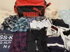 男の子用の服とエナメルバック